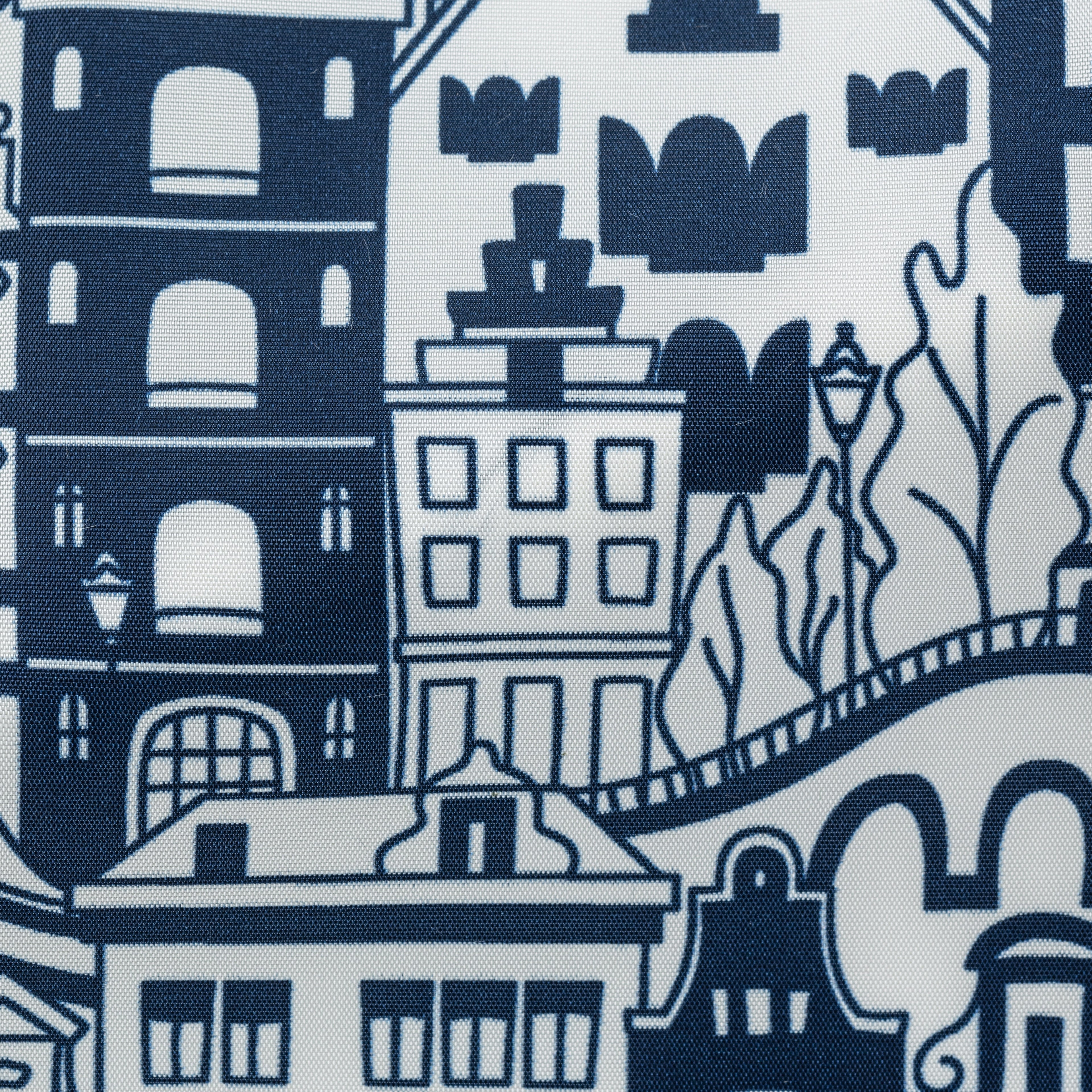 457 white with d.blue Dutch canal houses