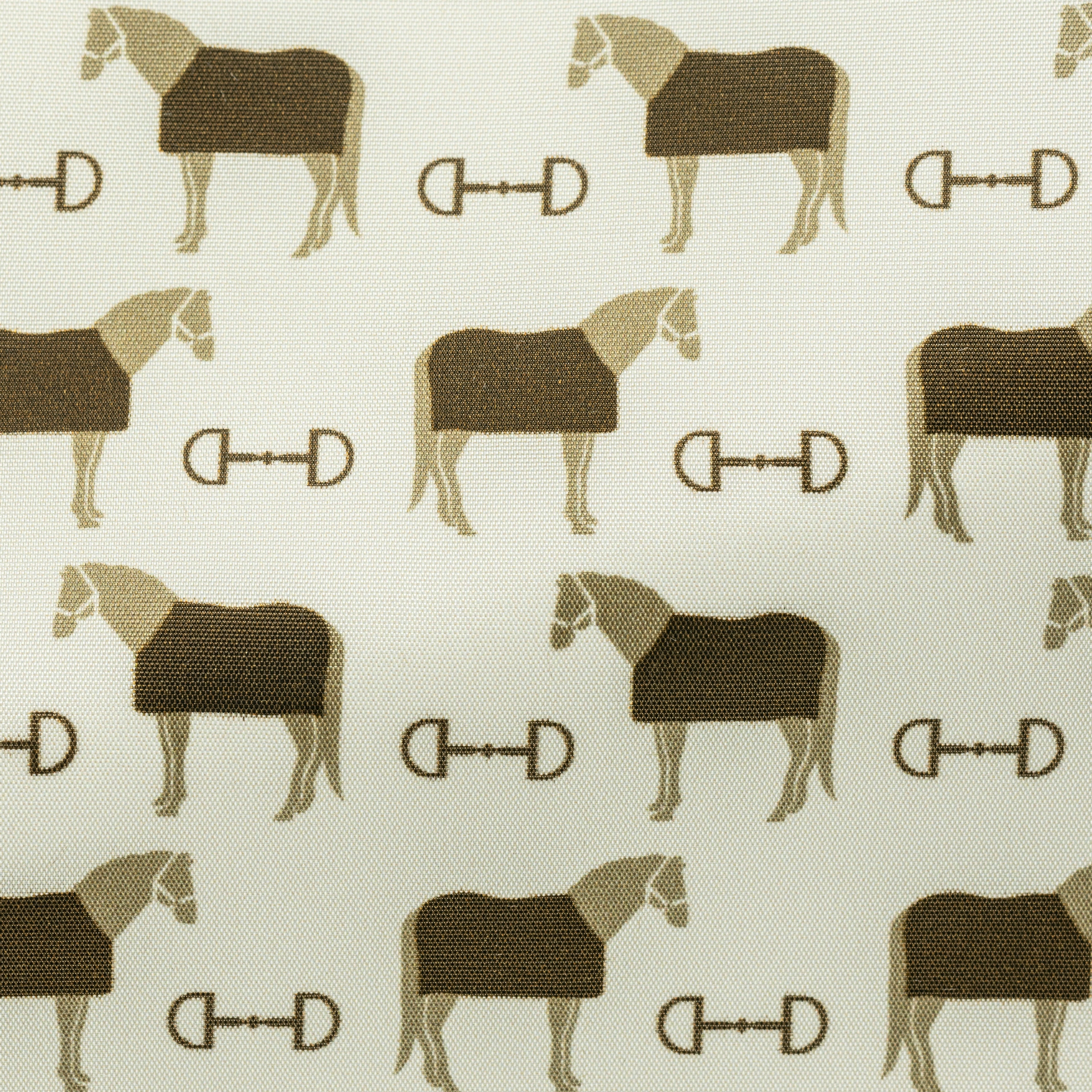 463 beige with horses and horse bits
